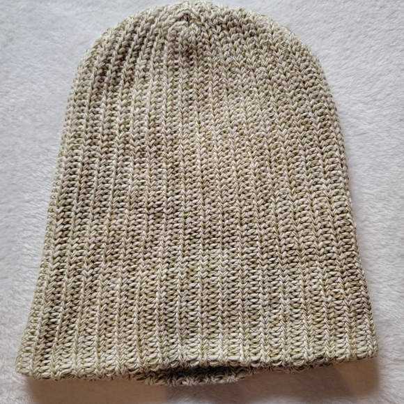NWOT Love Your Melon Beanie Hat Cap Brand New Without Tags Winter Hat Very Cute - Picture 2 of 4